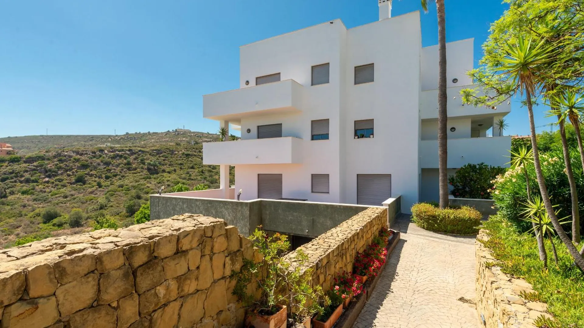 Rock Bay 2422 Splendid Sea & African Coast Views Manilva Spanje